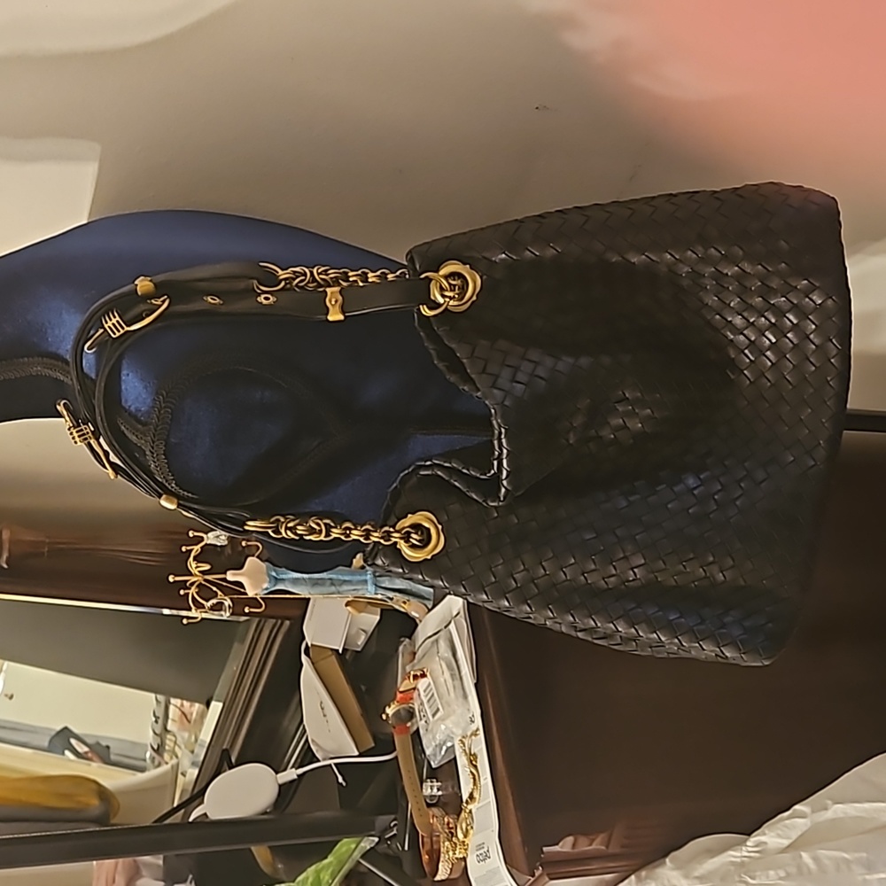 Bottega Veneta Genuine Woven Lambskin Leather Rare Purse Gold Hardware in Black. - Picture 2 of 15